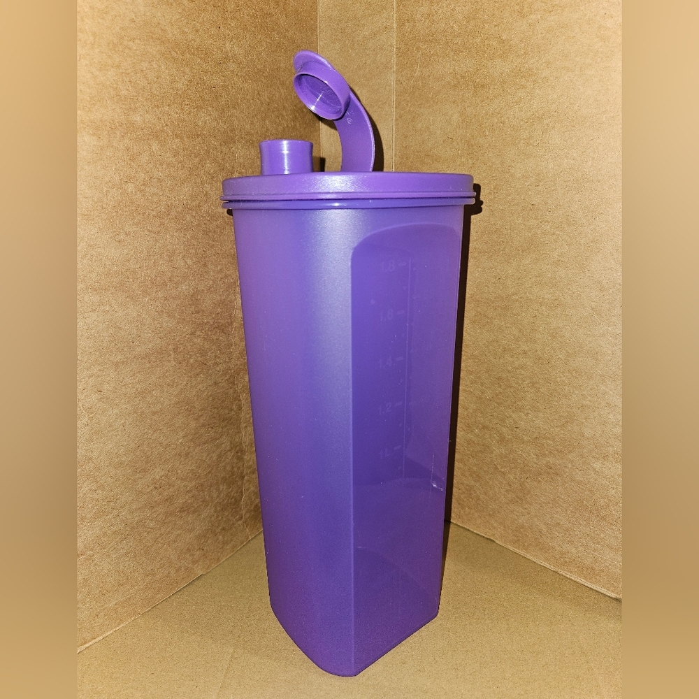 Tupperware Slim Pitcher